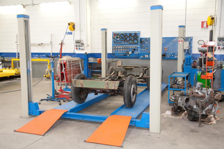 Nm cars carrozzeria, officina meccanica, gommista lissone (mb) Banchi officina usati